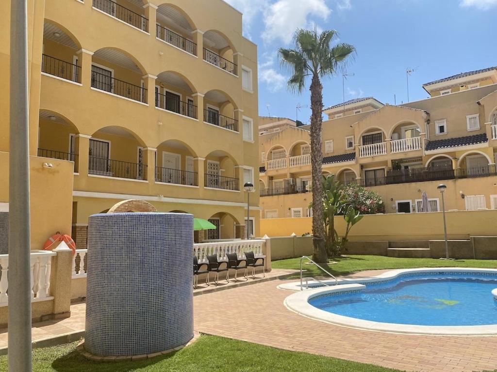 Top Floor Spacious Apartment With Roof Terrace لقنت المظهر الخارجي الصورة