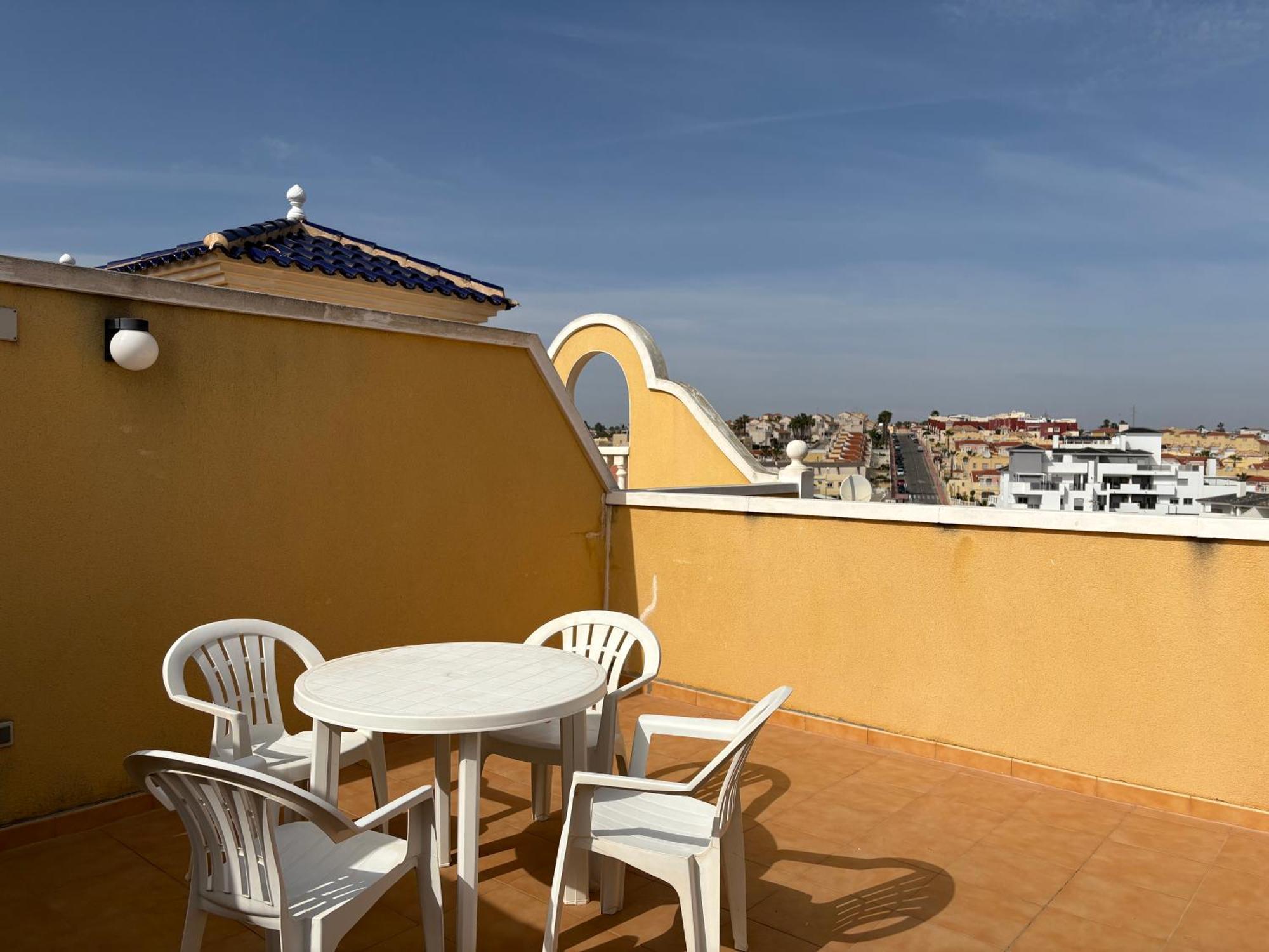 Top Floor Spacious Apartment With Roof Terrace لقنت المظهر الخارجي الصورة